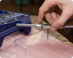 how to cut acrylic sheet with dremel