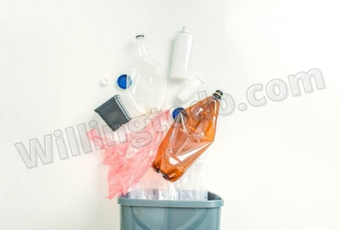 Choose the plastic to be recycled