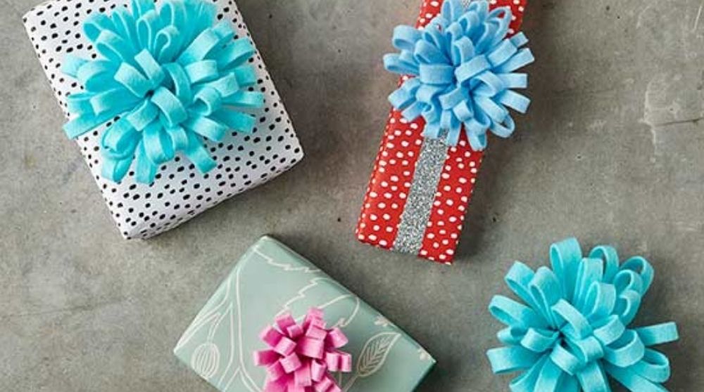 Felt gift topper