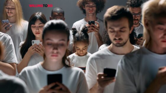 social media silent scroller traits