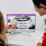 what is a periodontist
