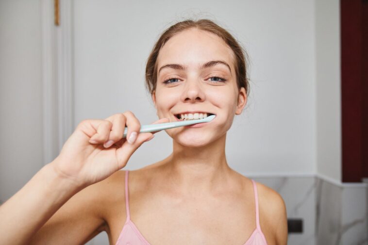 should i brush my teeth before using whitening strips