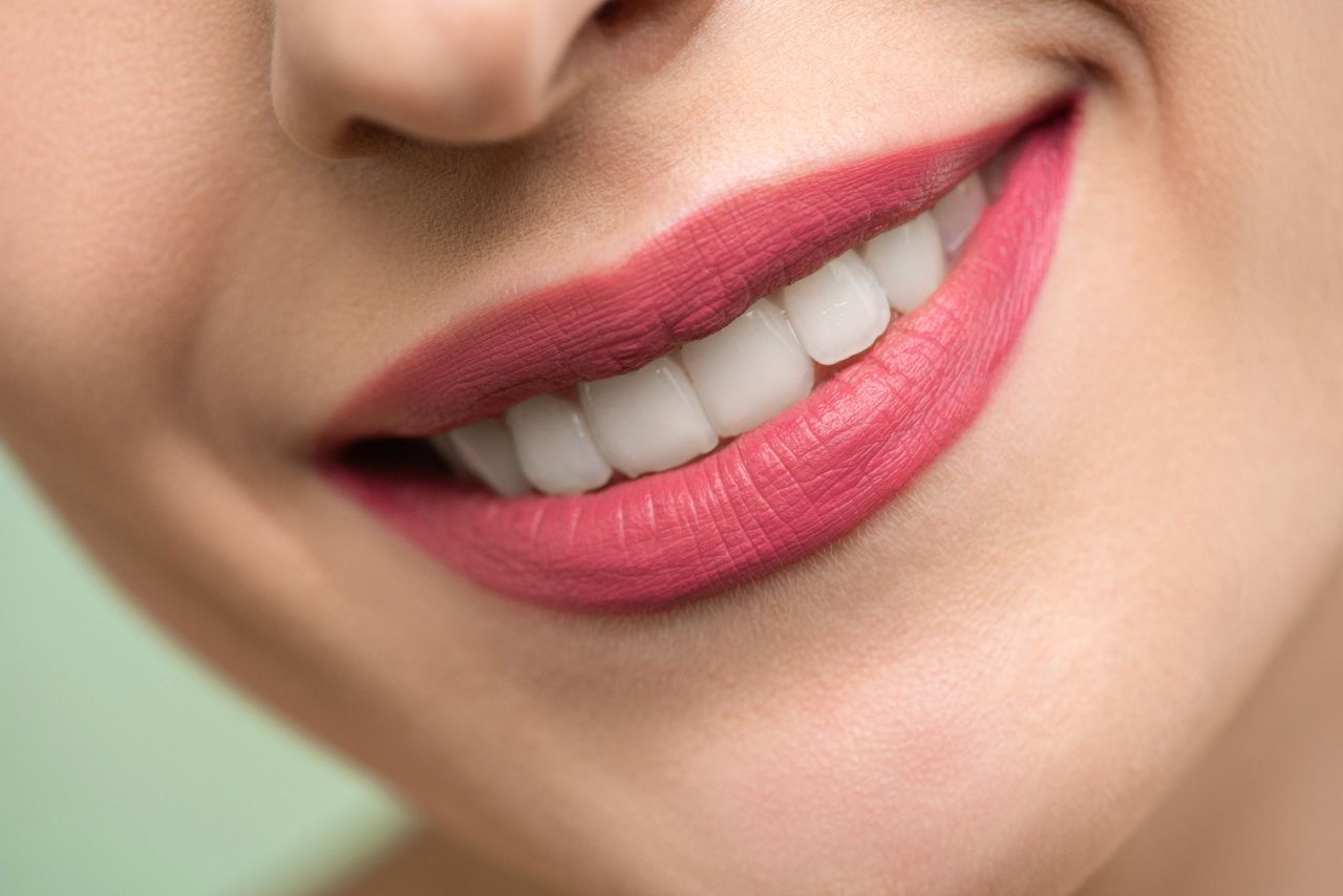 A safe, sparkling white smile after whitening strips